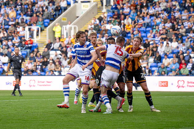 Reading v Bradford City, EFL Sky Bet League 1 Bradford defending a cross during the EFL Sky Bet League 1 match between Reading and Bradford City at the Select Car Leasing Stadium, Reading, UK on 3 October 2026. Reading Select Car Leasing Stadium Berkshire UK Editorial use only DataCo restrictions apply See www.football-dataco.com , Copyright: xStevexBaileyx PSI-24965-0092