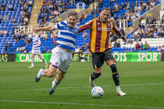 Reading v Bradford City, EFL Sky Bet League 1 Josh Stokes of Reading FC and Antoni Sarcevic of Bradford City during the EFL Sky Bet League 1 match between Reading and Bradford City at the Select Car Leasing Stadium, Reading, UK on 3 October 2026. Reading Select Car Leasing Stadium Berkshire UK Editorial use only DataCo restrictions apply See www.football-dataco.com , Copyright: xStevexBaileyx PSI-24965-0095