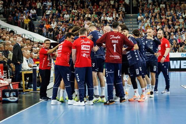 Opel HBL: SG Flensburg-Handewitt vs FRISCH AUF! Göppingen; 03.10.26 Team SG Flensburg-Handewitt vor dem Spiel Opel HBL: SG Flensburg-Handewitt vs FRISCH AUF! Göppingen, GGW Arena am 03.10.26 Copyright: xBEAUTIFULxSPORTS MarioxM.xKobergx