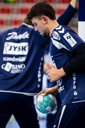 Opel HBL: SG Flensburg-Handewitt vs FRISCH AUF! Göppingen; 03.10.26 Marko Grgic (Nr.17, SG Flensburg-Handewitt) beim Warm Up Opel HBL: SG Flensburg-Handewitt vs FRISCH AUF! Göppingen, GGW Arena am 03.10.26 Copyright: xBEAUTIFULxSPORTS MarioxM.xKobergx