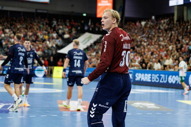 Opel HBL: SG Flensburg-Handewitt vs FRISCH AUF! Göppingen; 03.10.26 Jubel Freude über gehaltenen Ball bei Simon Möller (Nr.30, SG Flensburg-Handewitt) Opel HBL: SG Flensburg-Handewitt vs FRISCH AUF! Göppingen, GGW Arena am 03.10.26 Copyright: xBEAUTIFULxSPORTS MarioxM.xKobergx