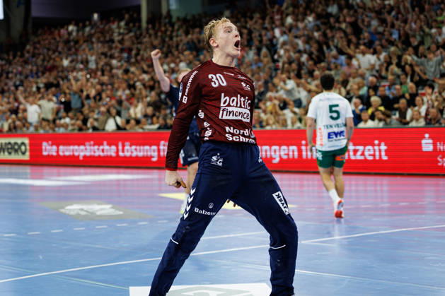Opel HBL: SG Flensburg-Handewitt vs FRISCH AUF! Göppingen; 03.10.26 Jubel Freude über gehaltenen Ball bei Simon Möller (Nr.30, SG Flensburg-Handewitt) Opel HBL: SG Flensburg-Handewitt vs FRISCH AUF! Göppingen, GGW Arena am 03.10.26 Copyright: xBEAUTIFULxSPORTS MarioxM.xKobergx