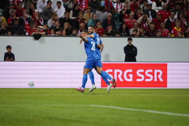 Luzern, Switzerland - October 03: Zan Vipotnik (18 SLO) celebrates hist goal with Aljosa Matko (20 SLO) during the UEFA Nations League match between Switzerland and Slovenia at thermoplan arena on October 03, 2026 in Luzern, Switzerland. Copyright: xKjetilxWaberx xSPPx Sportspressphoto_SPR244697
