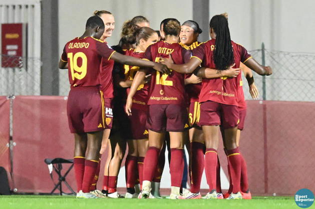 SOCCER - Women s Serie A - AS Roma vs. SS Lazio Women Photo by IPA ABACAPRESS.COM89267263 - The A.S. Roma team celebrates the goal that made the score 3-0 during the Serie A Women s league match between Roma and Lazio, the AS Roma vs. SS Lazio Women match in the Italian Serie A Women s league, held in Rome, Italy, on October 3, 2026 Rome Italy Copyright: xIPAxSport ABACAx