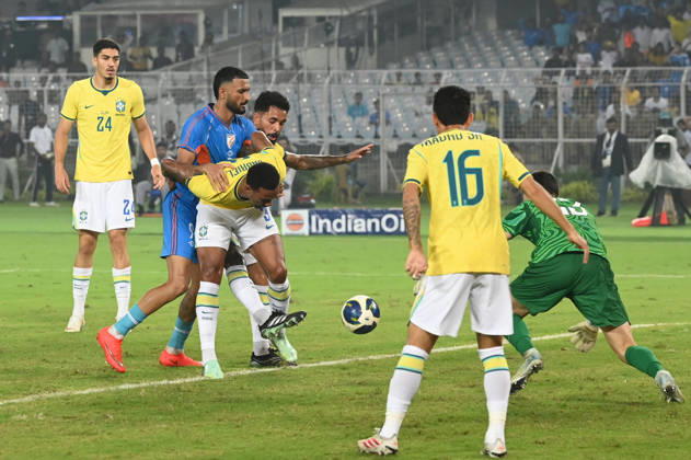 KOLKATA, INDIA - OCTOBER 3: Manvir of India in action during FIFA International Friendly, Länderspiel, Nationalmannschaft match against Brazil at Vivekananda Yuva Bharati Stadium on October 3, 2026 in Kolkata, India. (Photo by Samir Jana Hindustan Times ) Kolkata: FIFA International Friendly Match Between Brazil And India At Vivekananda Yuva Bharati Stadium
