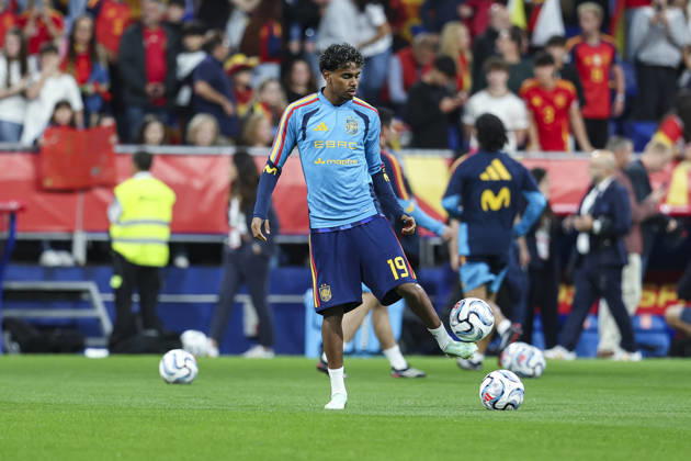 October 3, 2026, Oviedo, Asturias, Spain: Lamine Yamal of Spain warms up during the UEFA Nations League 2026 27 group phase match between Spain and Czech Republic at Carlos Tartiere stadium on October 03, 2026, in Oviedo, Spain. Spain V Czech Republic - UEFA Nations League 2026 27 Group A3 MD3 - ZUMAa181 20261003_zaa_a181_069 Copyright: xIrinaxR.xHx