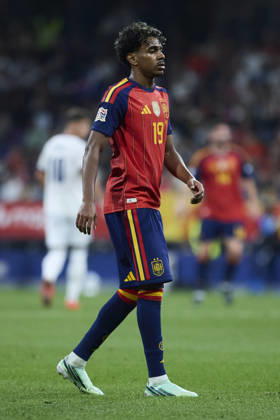 Spain - Czech Republic - UEFA Nations League 2026 27 OVIEDO, SPAIN - OCTOBER 3: Lamine Yamal of Spain looks on during the UEFA Nations League 2026 27 group phase match between Spain and Czech Republic at the Carlos Tartiere Stadium on October 3, 2026 in Oviedo, Spain. (Photo by Diego Simon Photo Players Images Magara Press) Oviedo Carlos Tartiere Espana Copyright: xDiegoxSimonx