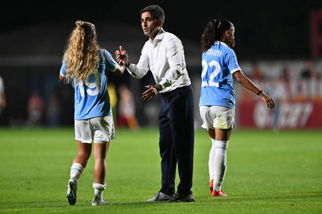 SOCCER - Women s Serie A - AS Roma vs. SS Lazio Women Photo by IPA ABACAPRESS.COM89273246 - Manuela Sciabica of S.S. Lazio Women and Gianluca Grassadonia, head coach of S.S. Lazio Women, at the end of the Serie A Women Athora match, Match Day 2, between A.S. Roman and S.S. Lazio Women, at the Tre Fontane Stadium on October 3, 2026, in Rome, Italy. Rome Italy Copyright: xIPAxSport ABACAx