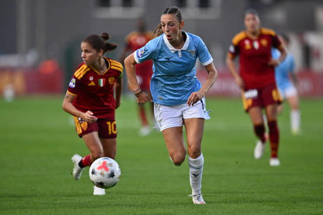 SOCCER - Women s Serie A - AS Roma vs. SS Lazio Women Photo by IPA ABACAPRESS.COM89273539 - Manuela Giugliano of A.S. Roma Femminile and Martina Zanoli of S.S. Lazio Women are in action during the Serie A Women Athora, Match Day 2, between A.S. Roma and S.S. Lazio Women, at the Tre Fontane Stadium on October 3, 2026, in Rome, Italy. Rome Italy Copyright: xIPAxSport ABACAx