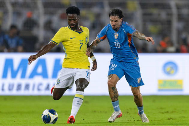 KOLKATA, INDIA - OCTOBER 3: Vinicius Junior of Brazil and Ryan Williams of India duel for the ball during friendly match between India and Brazil at the Vivekananda Yuba Bharati Krirangan (VYBK) Stadium in Kolkata, India on 3rd October, 2026 Copyright: xUnnatixNaidux Sportspressphoto_SPR245113