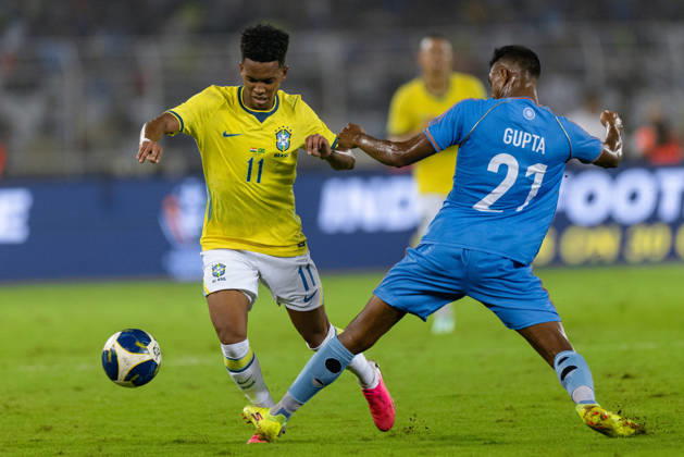 KOLKATA, INDIA - OCTOBER 3: Estevao Willian Almeida de Oliveira Goncalves of Brazil controls the ball during friendly match between India and Brazil at the Vivekananda Yuba Bharati Krirangan (VYBK) Stadium in Kolkata, India on 3rd October, 2026 Copyright: xUnnatixNaidux Sportspressphoto_SPR245193