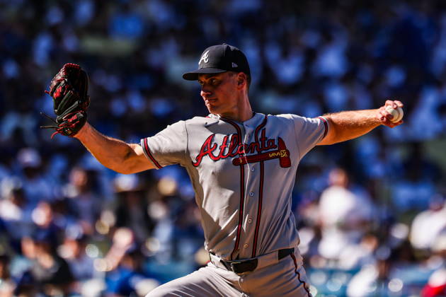 MLB, Baseball Herren, USA National League Division Series - Dodgers vs Braves Game 1 Atlanta Braves pitcher Brent Suter throws a pitch during the eighth inning in Game 1 of the National League Division Series between the Atlanta Braves and the Los Angeles Dodgers at UNIQLO Field at Dodger Stadium in Los Angeles, California, USA, 03 October 2026. LOS ANGELES CALIFORNIA UNITED STATES  Copyright: xCHRISxTORRESx