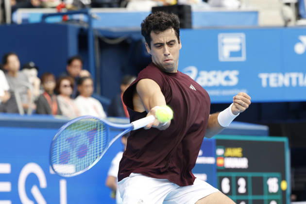 October 4, 2026, Tokyo, Japan: Jaume Munar (Spain) returns a shot against Kyrian Jacquet (France) during their Quarter-final match at the Kinoshita Group Japan Open Tennis Championships at Ariake Colosseum in Tokyo. The tournament runs from September 29 to October 6. Munar won 6-4, 6-2. Tokyo Japan - ZUMAm191 20261004_aap_m191_005 Copyright: xRodrigoxReyesxMarinx