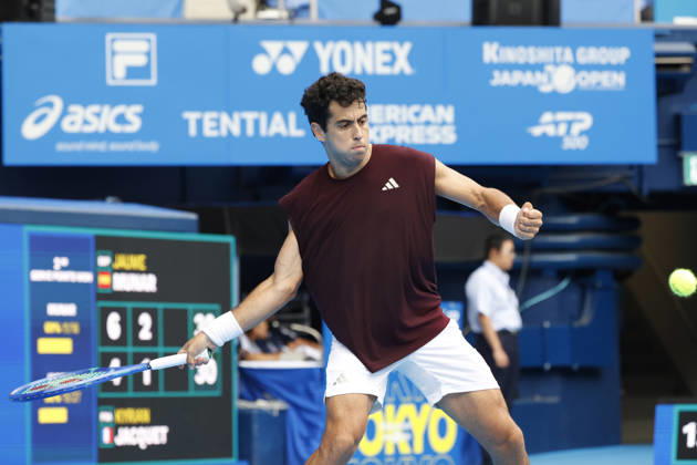 October 4, 2026, Tokyo, Japan: Jaume Munar (Spain) returns a shot against Kyrian Jacquet (France) during their Quarter-final match at the Kinoshita Group Japan Open Tennis Championships at Ariake Colosseum in Tokyo. The tournament runs from September 29 to October 6. Munar won 6-4, 6-2. Tokyo Japan - ZUMAm191 20261004_aap_m191_019 Copyright: xRodrigoxReyesxMarinx