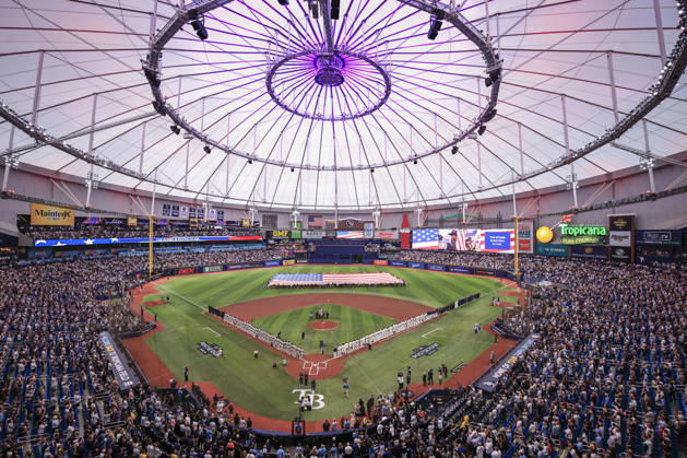 October 3, 2026, St. Petersburg, Florida, USA: A general image of the field during the National Anthem prior to game one of the ALDS for the 2026 MLB, Baseball Herren, USA Playoffs between the Tampa Bay Rays and the New York Yankees on October 3, 2026 at Tropicana Field. The Rays beat the Yankees 1-0. St. Petersburg USA - ZUMAh180 20261003_zsp_h180_016 Copyright: xKimxHukarix