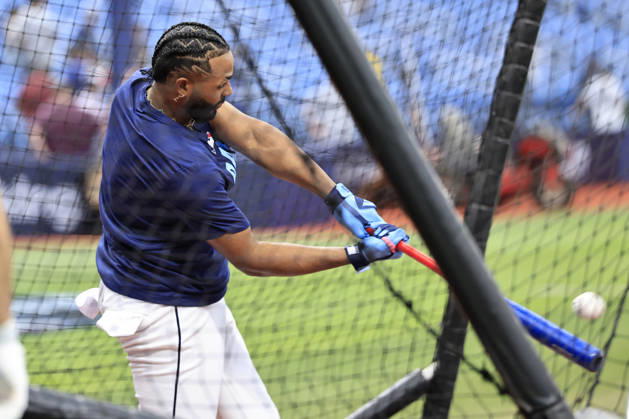October 3, 2026, St. Petersburg, Florida, USA: Tampa Bay Rays third baseman Junior Caminero (13) batting in the cage during pregame warmups prior to game one of the ALDS for the 2026 MLB, Baseball Herren, USA Playoffs against the New York Yankees on October 3, 2026 at Tropicana Field. The Rays beat the Yankees 1-0. St. Petersburg USA - ZUMAh180 20261003_zsp_h180_001 Copyright: xKimxHukarix