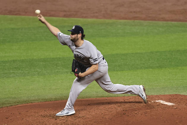 October 3, 2026, St. Petersburg, Florida, USA: New York Yankees starting pitcher Gerrit Cole (45) delivers a pitch in the third inning of game one of the ALDS for the 2026 MLB, Baseball Herren, USA Playoffs against the Tampa Bay Rays on October 3, 2026 at Tropicana Field. The Rays beat the Yankees 1-0. St. Petersburg USA - ZUMAh180 20261003_zsp_h180_045 Copyright: xKimxHukarix