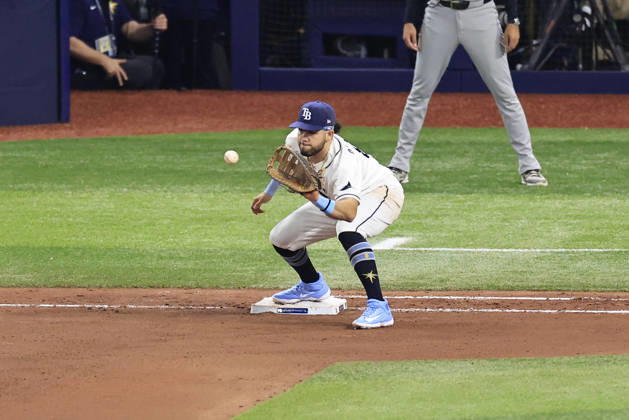 October 3, 2026, St. Petersburg, Florida, USA: Tampa Bay Rays first baseman Jonathan Aranda (8) gets the throw from second baseman Richie Palacios (1) for the out on New York Yankees first baseman Luis GarcoÂ­a Jr. (26) in the seventh inning of game one of the ALDS for the 2026 MLB, Baseball Herren, USA Playoffs on October 3, 2026 at Tropicana Field. The Rays beat the Yankees 1-0. St. Petersburg USA - ZUMAh180 20261003_zsp_h180_100 Copyright: xKimxHukarix