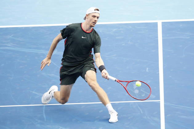 October 4, 2026, Tokyo, Japan: Denis Shapovalov (Canada) returns a shot against Carlos Alcaraz (Spain) during their quarterfinal match at the Kinoshita Group Japan Open Tennis Championships at Ariake Colosseum in Tokyo. Shapovalov suffered an injury, forcing him to retire early in the second set. The tournament runs from September 29 to October 6. Alcaraz won 7-6(3), 2-1 Tokyo Japan - ZUMAm191 20261004_aap_m191_061 Copyright: xRodrigoxReyesxMarinx