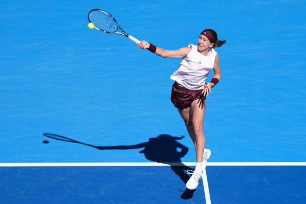 (261004) -- BEIJING, Oct. 4, 2026 -- Nikola Bartunkova competes during the women s singles round of 32 match between Aryna Sabalenka of Belarus and Nikola Bartunkova of the Czech Republic at 2026 China Open tennis tournament in Beijing, China, Oct. 4, 2026. ) (SP)CHINA-BEIJING-TENNIS-CHINA OPEN-WOMEN S SINGLES(CN) JuxHuanzong 