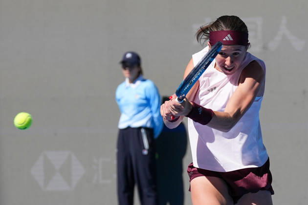 (261004) -- BEIJING, Oct. 4, 2026 -- Nikola Bartunkova competes during the women s singles third round match between Aryna Sabalenka of Belarus and Nikola Bartunkova of the Czech Republic at 2026 China Open tennis tournament in Beijing, China, Oct. 4, 2026. ) (SP)CHINA-BEIJING-TENNIS-CHINA OPEN-WOMEN S SINGLES(CN) JuxHuanzong 