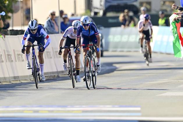 UEC 2026 Road European Championships Ljubljana 04 10 2026 LJUBLJANA, SLOVENIA - OCTOBER 04 : Ballan Azzurra (ITA) wins in front of Lestrade Morgane (FRA) during the Women Junior cycling road race at the 2026 UEC Road European Championships, an UCI Continental Championships cycling race of 66,3 km with start and finish in Sencur on October 4, 2026 in Ljubljana, Slovenia, 04 10 2026 Ljubljana Slovenia  Copyright: xJanxDexMeuleneirx