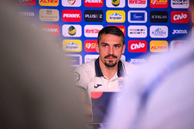 261004 Nicolae Stanciu of the Romanian men s national football team at a press conference, PK, Pressekonferenz on October 4, 2026 in Bucharest. Photo: Ludvig Thunman BILDBYRAN kod LT LT0825 fotboll football soccer fotball nations league uefa nations league presskonferens press conference rumänien romania bbeng fotboll football soccer fotball nations league uefa nations league presskonferens press conference rumänien romania bbeng Copyright: LUDVIGxTHUNMAN BB261004LT002