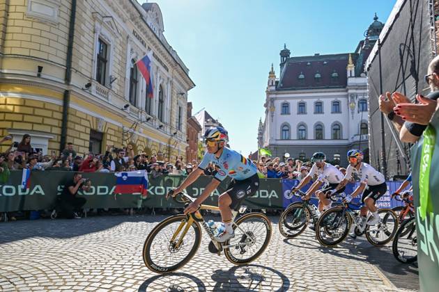 Belgium s Remco Evenepoel is pictured in action during the elite men Road Race race (196,2 km) at the cycling UEC Road European Championships, in Ljubljana, Slovenia Sunday 4 October 2026. The UEC Road European Championships are taking place from 02 to 07 October in Ljubljana, Slovenia. DAVIDxPINTENS  x188689610x