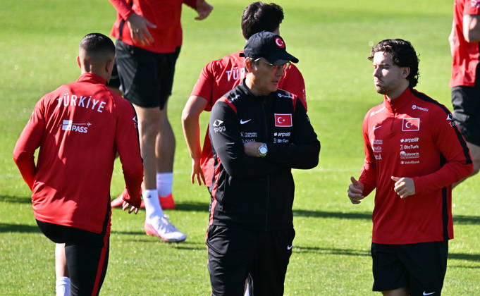 Turkish national team, Nationalteam trains in Liege ahead of Italy match LIEGE, BELGIUM - OCTOBER 04: Head coach Vincenzo Montella leads the Turkish National Football Team during their final training session at the SL16 Football Campus ahead of an upcoming match against Italy, in Liege, Belgium on October 04, 2026. Dursun Aydemir Anadolu Liege Belgium. Editorial use only. Please get in touch for any other usage.  Copyright: x2026xAnadoluxDursunxAydemirx