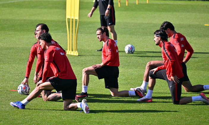 Turkish national team, Nationalteam trains in Liege ahead of Italy match LIEGE, BELGIUM - OCTOBER 04: Head coach Vincenzo Montella leads the Turkish National Football Team during their final training session at the SL16 Football Campus ahead of an upcoming match against Italy, in Liege, Belgium on October 04, 2026. Dursun Aydemir Anadolu Liege Belgium. Editorial use only. Please get in touch for any other usage.  Copyright: x2026xAnadoluxDursunxAydemirx