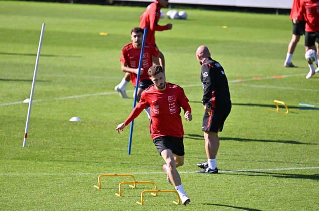 Turkish national team, Nationalteam trains in Liege ahead of Italy match LIEGE, BELGIUM - OCTOBER 04: Head coach Vincenzo Montella leads the Turkish National Football Team during their final training session at the SL16 Football Campus ahead of an upcoming match against Italy, in Liege, Belgium on October 04, 2026. Dursun Aydemir Anadolu Liege Belgium. Editorial use only. Please get in touch for any other usage.  Copyright: x2026xAnadoluxDursunxAydemirx