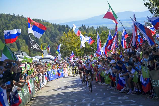 UEC 2026 Road European Championships Ljubljana 04 10 2026 LJUBLJANA, SLOVENIA - OCTOBER 04 : Illustration picture showing the spectators with slovenian flags during the Men Elite cycling road race at the 2026 UEC Road European Championships Ljubljana, an UCI Continental Championships cycling race of 196,3 km with start in Ljubljana and finish in Sencur on October 4, 2026 in Ljubljana, Slovenia, 04 10 2026 Ljubljana Slovenia  Copyright: xIvanxBenedettox