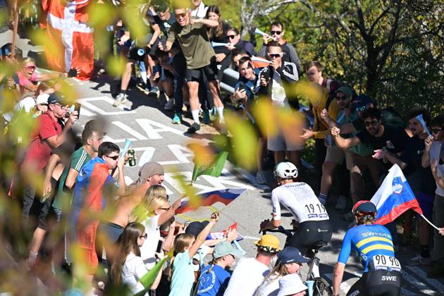 Slovenia s Luka Mezgec and Sweden s Jakob Soderqvist pictured in action during the elite men Road Race race (196,2 km) at the cycling UEC Road European Championships, in Ljubljana, Slovenia Sunday 4 October 2026. The UEC Road European Championships are taking place from 02 to 07 October in Ljubljana, Slovenia. DAVIDxPINTENS  x188703698x