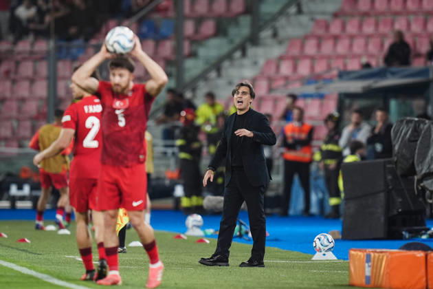 TurkeyÕs head coach Vincenzo Montella shouts instructions to his players during the UEFA Nations League 2026 27 match between Italy and Turkiye (Group A1 - Matchday 4) at Stadio Renato Dall Ara in Bologna, Italy - October 5, 2026. - Soccer  Copyright: xMassimoxPaolone LaPressex