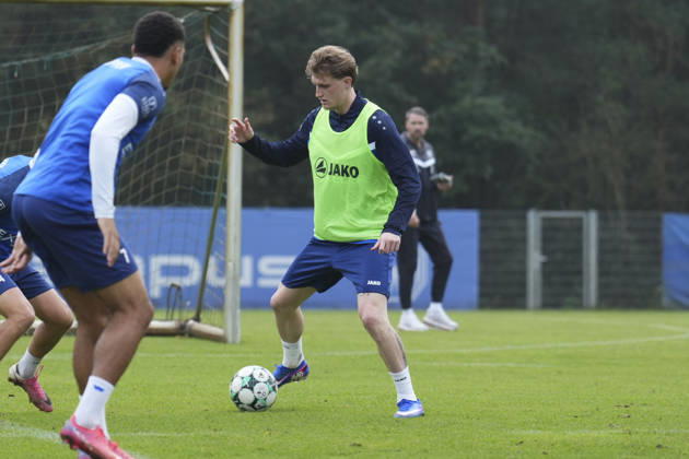 Deutschland: Fussball, Trainingseinheit, 3. Liga, Saison 2026-2027, NVB-Campus, SV Meppen, Dienstag, 06.10.2026, Vormittagstraining: Tony Rölke als Gastspieler beim Meppener Training des Drittligisten Copyright: xLennxLuebbersx