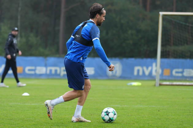 Deutschland: Fussball, Trainingseinheit, 3. Liga, Saison 2026-2027, NVB-Campus, SV Meppen, Dienstag, 06.10.2026, Vormittagstraining: Ersin Zehir (SV Meppen, 6) am Ball Copyright: xLennxLübbersx