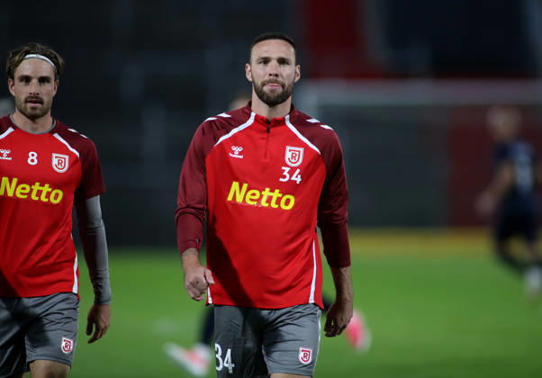 Fussball, Herren, Toto-Pokal, Viertelfinale, Saison 2026 2027, SpVgg Unterhaching - SSV Jahn Regensburg, Sportpark Unterhaching Patrick Hobsch (SSV Jahn Regensburg) beim Aufwärmen