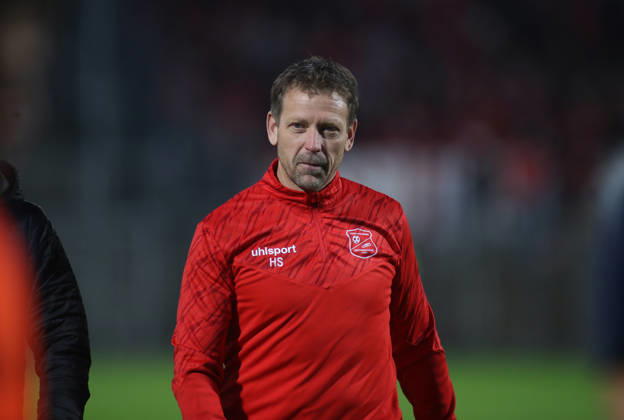Fussball, Herren, Toto-Pokal, Viertelfinale, Saison 2026 2027, SpVgg Unterhaching - SSV Jahn Regensburg, Sportpark Unterhaching Holger Seitz, Trainer (SpVgg Unterhaching) Kopf, Oberkörper