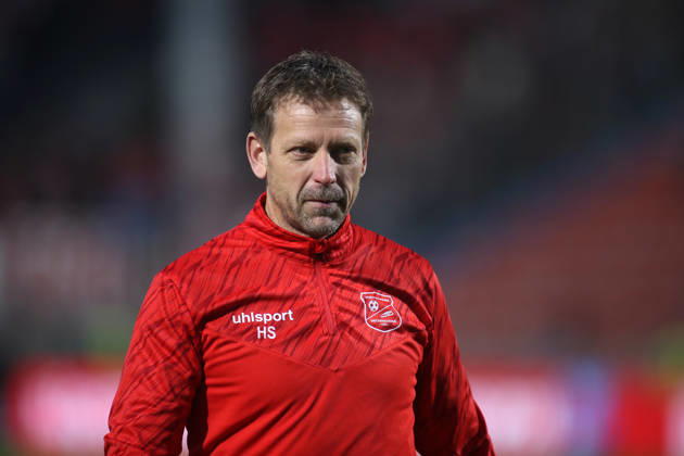 Fussball, Herren, Toto-Pokal, Viertelfinale, Saison 2026 2027, SpVgg Unterhaching - SSV Jahn Regensburg, Sportpark Unterhaching Holger Seitz, Trainer (SpVgg Unterhaching) Kopf, Oberkörper