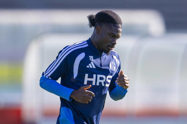 07.10.2026, Fussball, Training des FC Schalke 04. Junior Dina Ebimbe (FC Schalke 04). Gelsenkirchen Trainingsgelände FC Schalke 04 NRW Deutschland xRHR-FOTO YYx Copyright: RHR-FOTOx RHR-FOTO YY