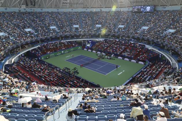 (261007) -- SHANGHAI, Oct. 7, 2026 -- Photo taken on Oct. 7, 2026 shows a general view of the court during the men s singles first round match between Zhang Zhizhen of China and Tomas Machac of the Czech Republic at the 2026 ATP, Tennis Herren tour Shanghai Masters tennis tournament in Shanghai, China. ) (SP)CHINA-SHANGHAI-TENNIS-SHANGHAI MASTERS-MEN S SINGLES (CN) WangxXiang 
