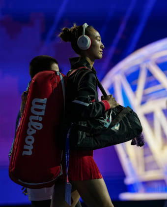 (261007) -- BEIJING, Oct. 7, 2026 -- Zheng Qinwen enters the court before the women s singles fourth round match between Zheng Qinwen of China and Alina Charaeva of Armenia at 2026 China Open tennis tournament in Beijing, China, Oct. 7, 2026. ) (SP)CHINA-BEIJING-TENNIS-CHINA OPEN-WOMEN S SINGLES (CN) SunxFei 