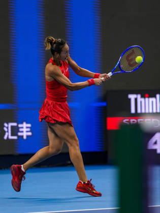 (261007) -- BEIJING, Oct. 7, 2026 -- Zheng Qinwen competes during the women s singles fourth round match between Zheng Qinwen of China and Alina Charaeva of Armenia at 2026 China Open tennis tournament in Beijing, China, Oct. 7, 2026. ) (SP)CHINA-BEIJING-TENNIS-CHINA OPEN-WOMEN S SINGLES (CN) SunxFei