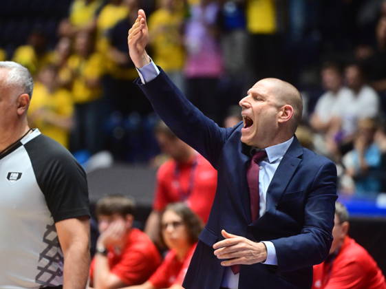 Men s basketball Champions League, group G, 1st round, match Slavia Praha NBK and Alba Berlin in Pardubice, Czech Republic, October 7, 2026. Coach of Slavia Praha NBK Oren Amiel gestures. (CTKxPhoto JosefxVostarek) CTKPhotoP2026100707752  CTKPhotoP2026100707752