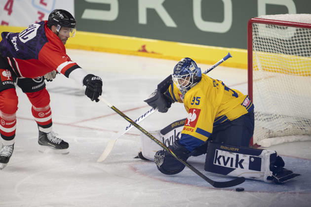 CHL; Kölner Haie - Herning Blue Fox; Köln, 07.10.2026 Marcel Noebels (Kölner Haie, Sturm, 92); Janis Fecers (Herning Blue Fox, Torwart, 35); CHL; Kölner Haie - Herning Blue Fox am 07.10.2026 in der Lanxessarena in Köln (Deutschland). Copyright: xBEAUTIFULxSPORTS AndreasxDickx