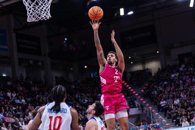 Basketball Champions League, Telekom Baskets Bonn vs. FC Porto, 7.10.2026 Alijah Comithier (Telekom Baskets Bonn 2) frei am Korb -- Basketball Champions League, Telekom Baskets Bonn vs. FC Porto, 7.10.2026, Telekom Dome, Bonn Copyright: xBEAUTIFULxSPORTS Derixx