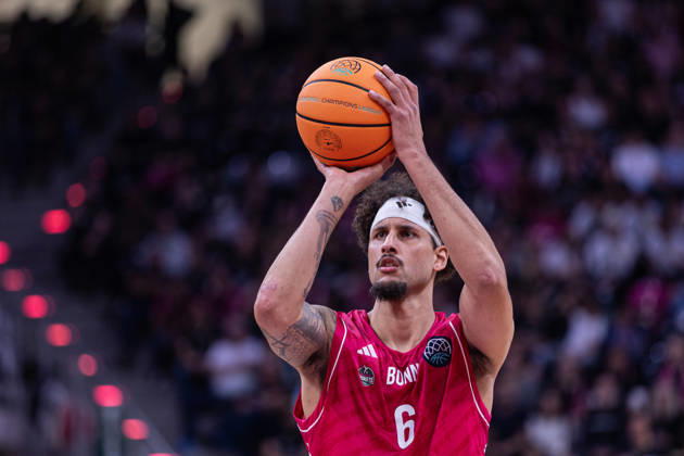 Basketball Champions League, Telekom Baskets Bonn vs. FC Porto, 7.10.2026 Michael Kessens (Telekom Baskets Bonn 6) beim Freiwurf -- Basketball Champions League, Telekom Baskets Bonn vs. FC Porto, 7.10.2026, Telekom Dome, Bonn Copyright: xBEAUTIFULxSPORTS Derixx