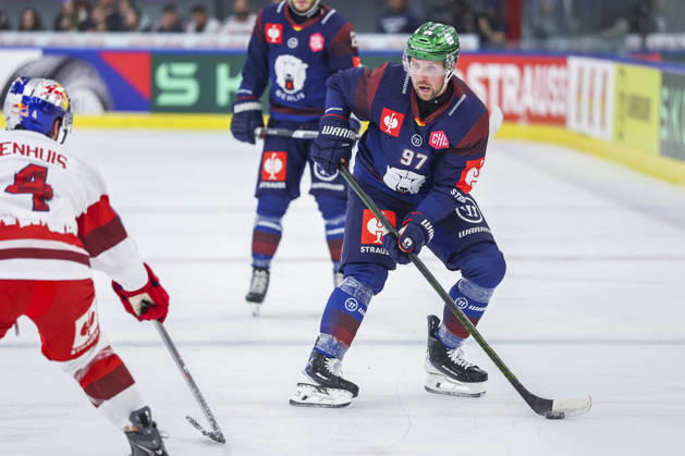 Ice hockey, Eishockey - CHL, EC RBS vs Berlin SALZBURG,AUSTRIA,07.OCT.26 - ICE HOCKEY - CHL, Champions Hockey League, group stage, EC Red Bull Salzburg vs Eisbaeren Berlin. Image shows Gabriel Fontaine (Berlin).  GEPAxpictures xDavidxGeieregger