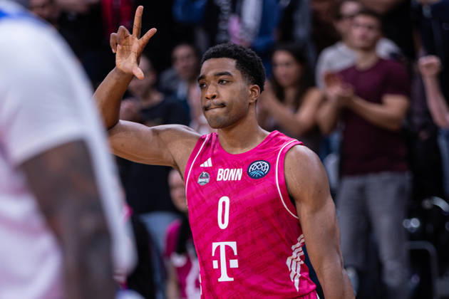 Basketball Champions League, Telekom Baskets Bonn vs. FC Porto, 7.10.2026 Marcus Foster(Telekom Baskets Bonn 0) feiert einen Dreier -- Basketball Champions League, Telekom Baskets Bonn vs. FC Porto, 7.10.2026, Telekom Dome, Bonn Copyright: xBEAUTIFULxSPORTS Derixx