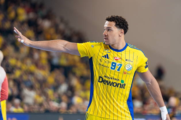 KIELCE, POLAND - OCTOBER 7: Theo Monar during the EHF Champions League Group F match between Industria Kielce nad SC Magdeburg at Hala Legionow on October 2, 2026 in Kielce, Poland --- Pilka reczna. EHF Liga Mistrzow. Industria Kielce - SC Magdeburg. (Photo by Igor Jakubowski Arena Akcji) NEWSPIX.PL --- newspix.pl 